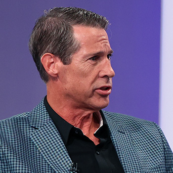 Jackson Fonder, CEO of UMOM, appears on stage during a taping of It Happens at STN on November 3, 2022 (STN/Brett Haehl)